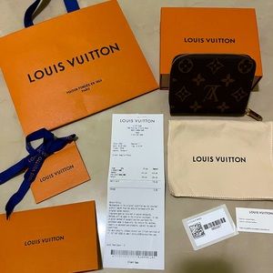 Louis Vuitton ZIPPY coin purse in Monogram